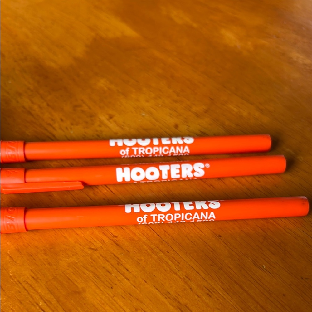 Hooters Tropicana Atlantic City Vibrant Orange Writing Pens